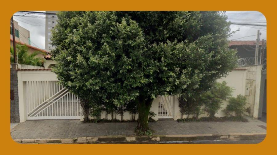Casa na Rua Hildebrando Oliva, Nº 1257, Bairro Santa Mônica, Uberlândia/mg. com As Dependências: Garagem para Dois Carros, 01 Edícula e 01 Piscina, Edificada Sobre o Lote Nº 25 da Quadra Nº 07, com Área de 360m². __