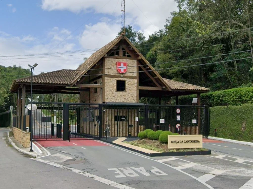 Terreno 1.090 m² (Lt. 17 da Qd. A no Condomínio Suíça da Cantareira) - Mairiporã - SP