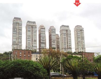 Apto. no Condomínio Cidade Jardim, 236 m² AÚ, 427 m² AT com 50% de desconto em 2ª praça