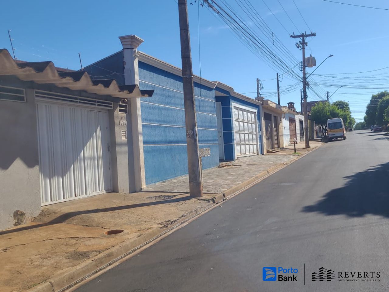 Ribeirão Preto - SP. Jd. Diva Tarlá de Carvalho. Casa. Á T. Terr. 300,00m² e constr. 216,75m² — foto 3