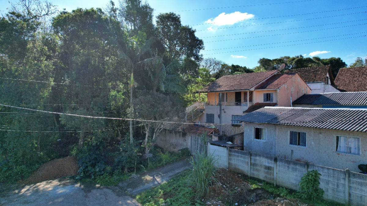 Imóvel Residencial na Rua Vicente Spisla, Santa Cândida — foto 2