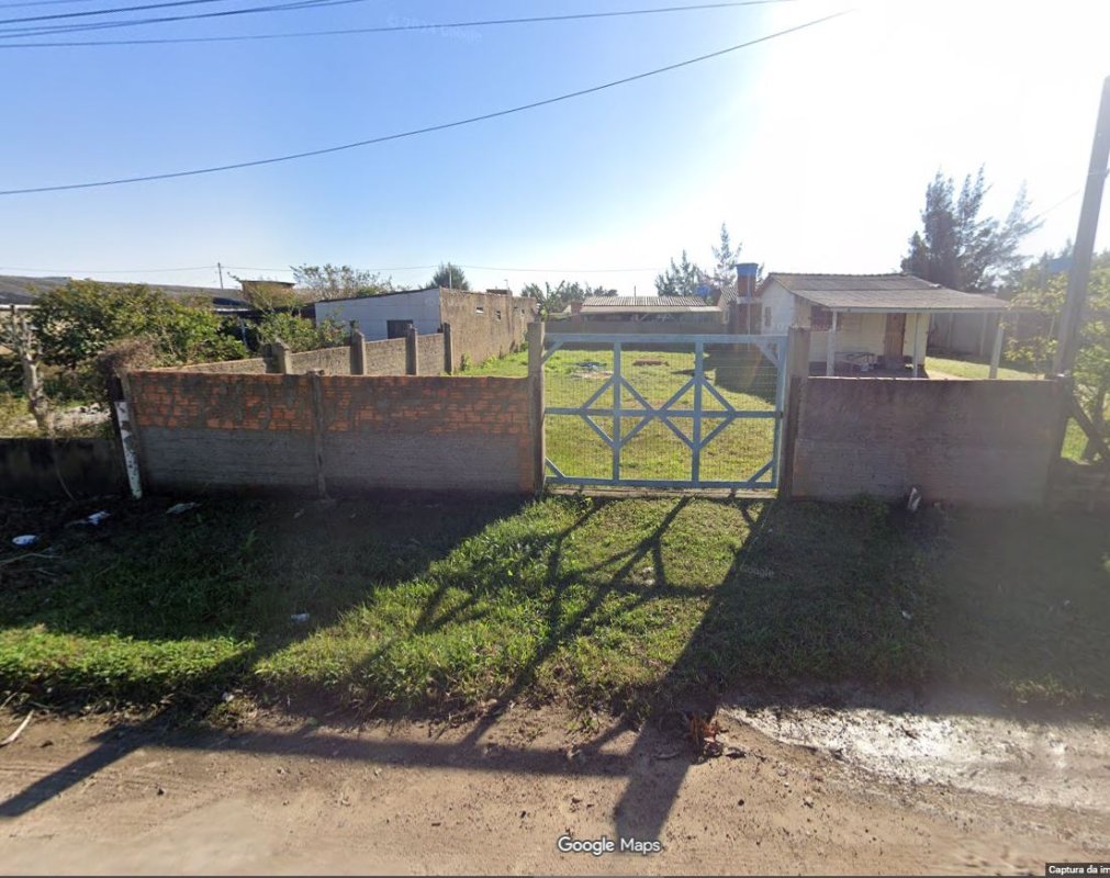 (balneário Pinhal/RS) Um Terreno De 300,00m², No Balneário Magistério