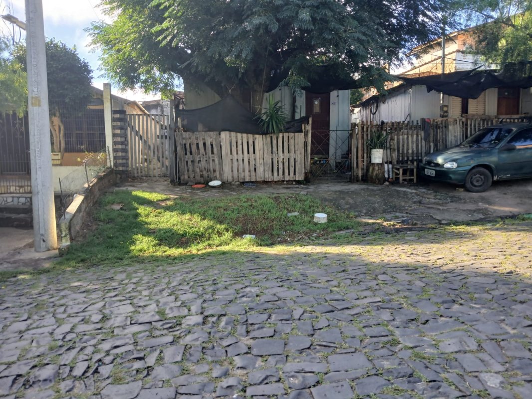 Um Terreno Com 341,25m², Localizado Na Rua Armando Silveira, N° 265 Em Santana Do Livramento/RS, Com As Seguintes Medidas E Confrontações: 11,85 De Frente, Com A Referida Rua; 10,90m De Fundos, Com O