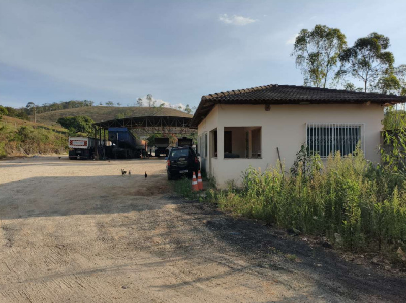 Lote 001 Fazenda Havaí com Área de 33,7590 Ha, com Galpão e Escritório na Rodovia Br-040 em Cristian