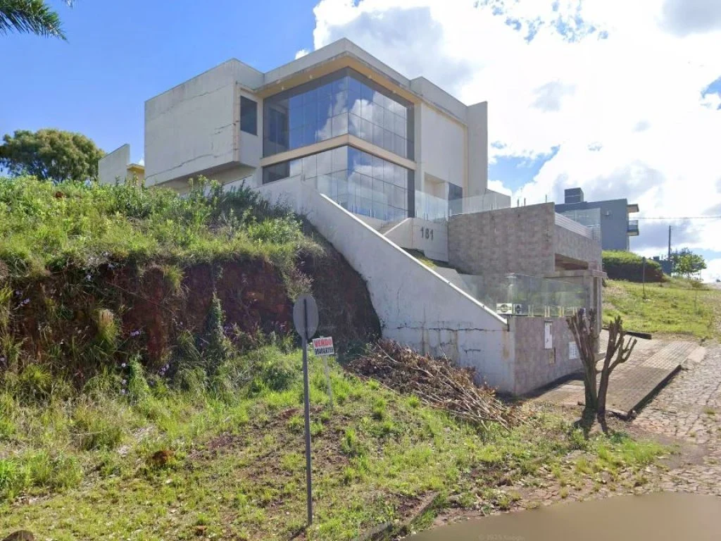 Casa de Alto Padrão com 310 m² (área construída) - Xanxerê - SC — foto 3