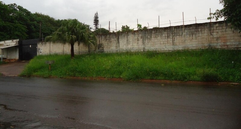 LOTE 001 50% de EDÍCULA RESIDENCIAL em TERRENO de 2.400m² localizada no Bairro Recanto Tranquilo na — foto 2