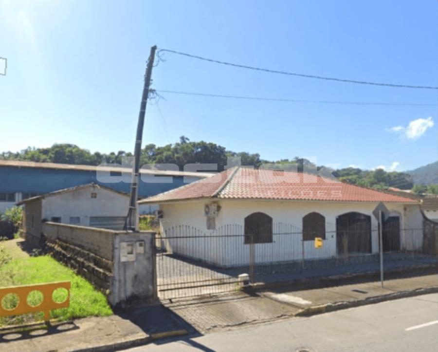 Imóvel com Casa e Galpão em Jaraguá do Sul/SC