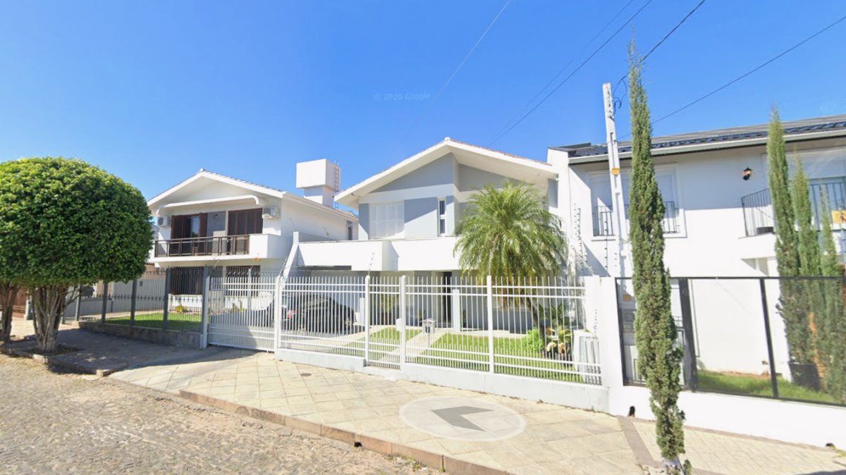 Uma Casa De Alvenaria Com A Área Construída Averbada De 202m², Localizada Na Rua Francisco Lameira, Nº 405 Em Santa Maria/RS, E O Respectivo Terreno Constituído De Parte Do Lote 6 Da Quadra C, Do Lote