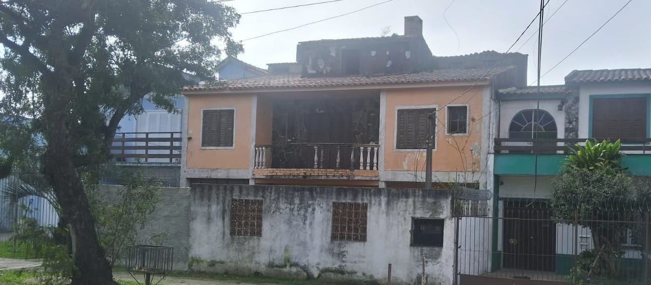 Casa - Av. São Francisco De Paula Nº 3.160 - Pelotas - Rs