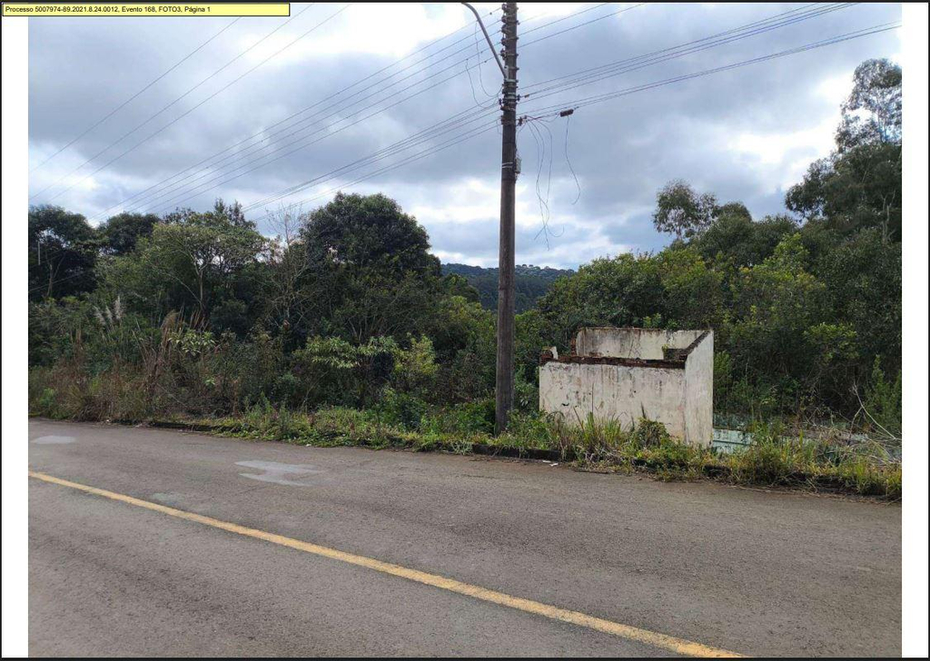 Terreno urbano, sem benfeitorias, com a área\ de 6.050,00 m2.