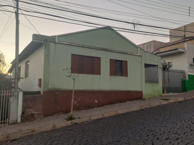 Um Lote de Terreno, Sito Nesta Cidade, Medindo Doze Metros de Frente para a Rua Major Tomaz — foto 3