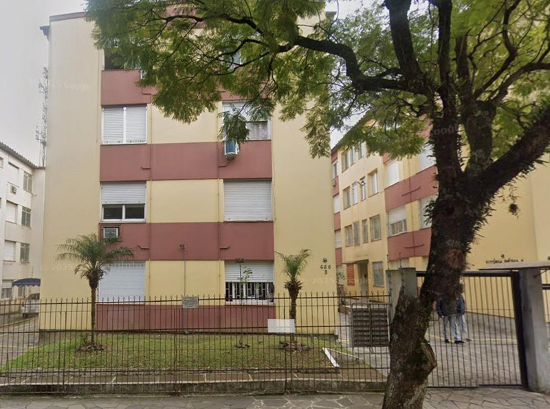 Apartamento 404, do bloco B, do Edifício Vitória Régia , localizado na rua Angelo Crivellaro nº 680, no bairro Jardim do Salso, Porto Alegre/RS