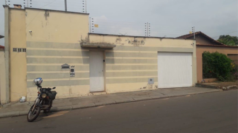 LOTE 005 Casa com piscina na Rua Ademar Vicente Ferreira em Araguaina - TO. — foto 3