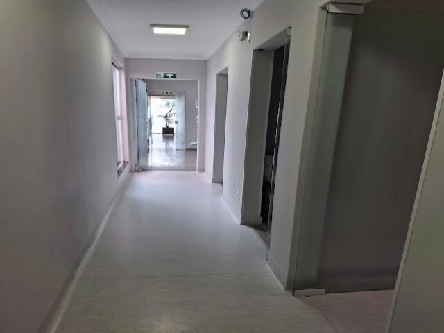 IMÓVEL: Lote de terreno urbano, situado no bairro "LAGOA", nesta Cidade de Campo Largo, Estado do Paraná, o qual mede 17,00m de frente para a Avenida Vereador Arlindo Chemin, de um lado mede 29,55m e — foto 5