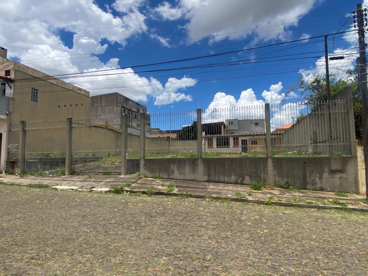 Imóvel com 660m² em Ponta Grossa - PR