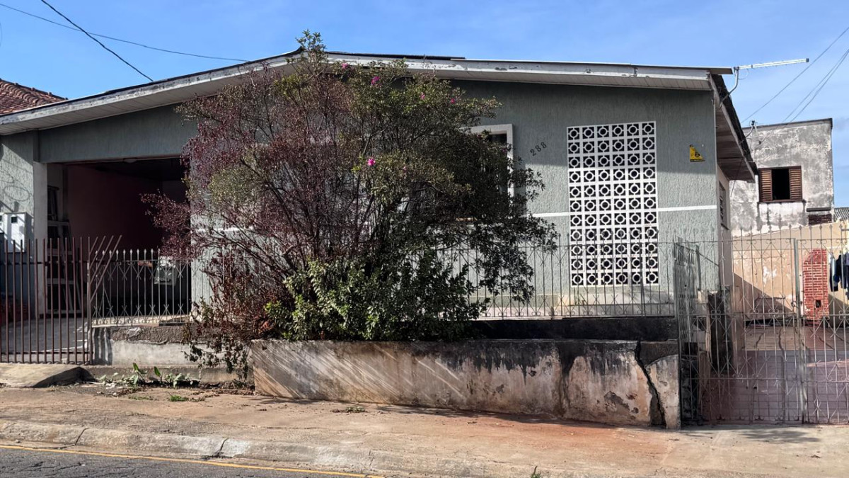 Imóvel com 490m² em Ponta Grossa - PR