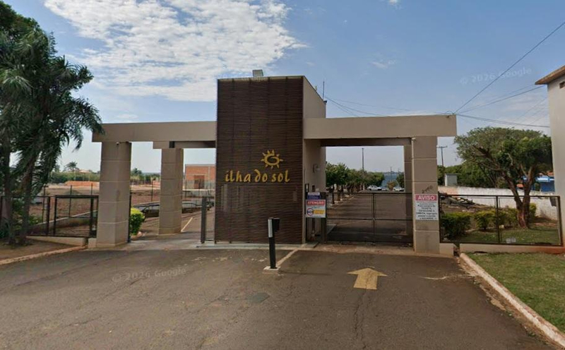 Terreno com 2.529,22 m², com casa não averbada, no condomínio Ilha do Sol - Sertaneja - PR