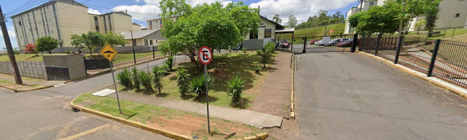 O Apartamento Nº 41, Do Bloco H, Do Residencial Duque De Caxias, Com Área Real Privativa De 42,7625 M², Constituído De Sala, Cozinha/serviço, Banheiro E Dois Dormitórios. Situado Na Rua Oasis, Nº 150,