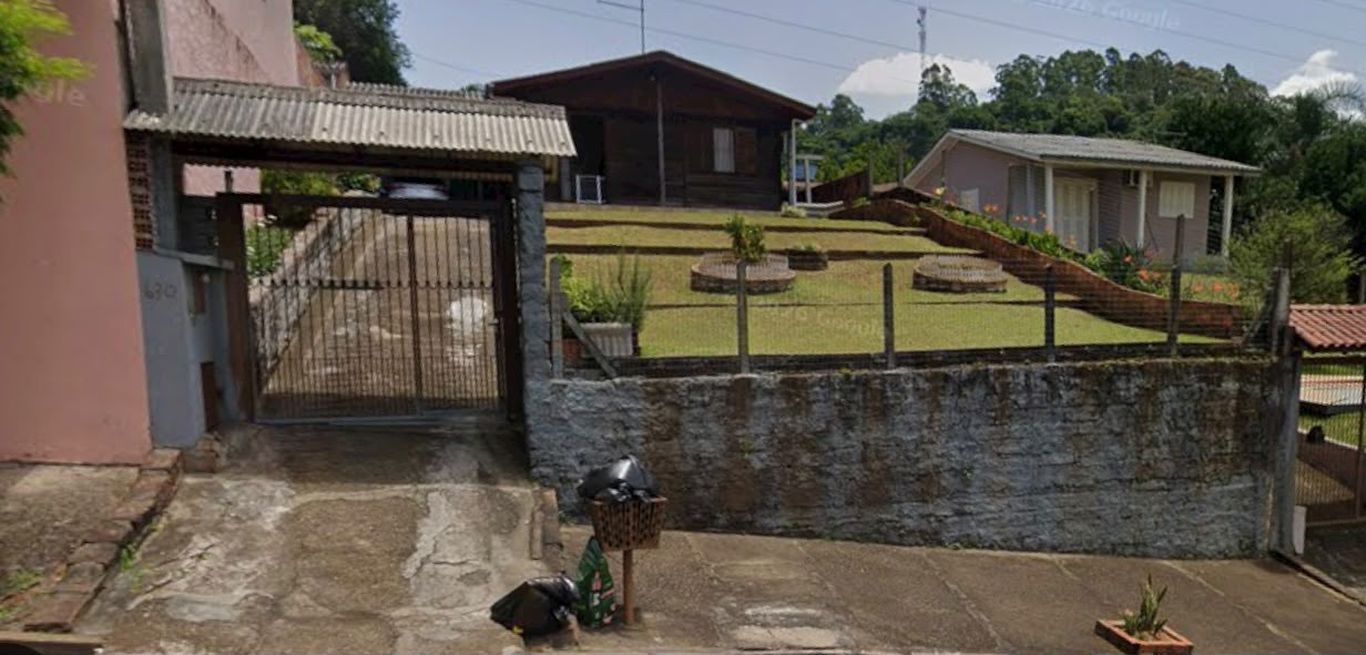 Um Terreno Com Área De 375,00 M², Com Uma Área Construída Não Averbada E De Metragem Desconhecida, Situado Na Rua Novo Hamburgo, Nº 630, Bairro Sol Nascente - Estância Velha/RS. Registrado Sob Matrícu