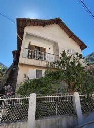 Casa N.º 90 da Rua Padre Anchieta Nº 90 - Bairro Alto da Serra - Petrópolis/rj, Foreiro à Cia