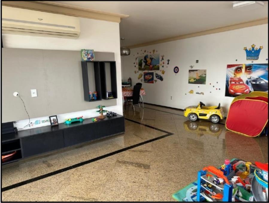 Apartamento | Área de 190,01m² | 1 Cozinha | Sala de Estar/Jantar | 2 Banheiros | 3 Suítes | 1 Área de Serviço | 1 Varanda | 3 Vagas de Garagem | Avenida Rio Mar, nº 686 | Bairro Nossa Sra. Das Graças | Manaus/AM Apartamento | Área de 190,0 — foto 3