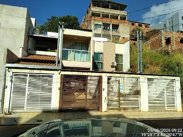 Casa - Santana do Paraiso / MG