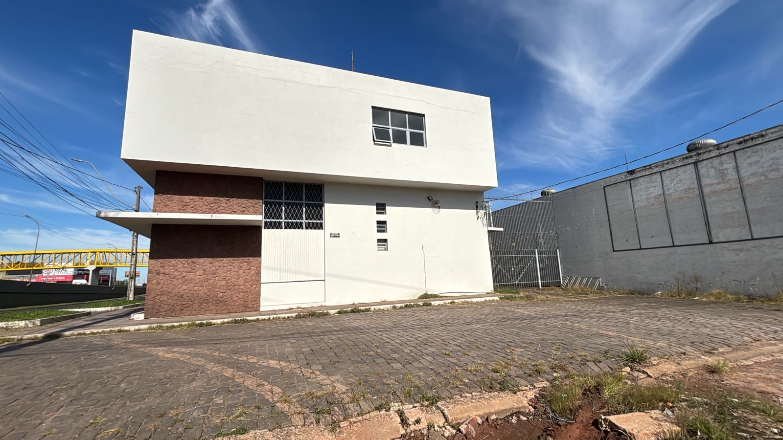 Prédio Comercial com 613,00 m² - Scharlau — foto 3