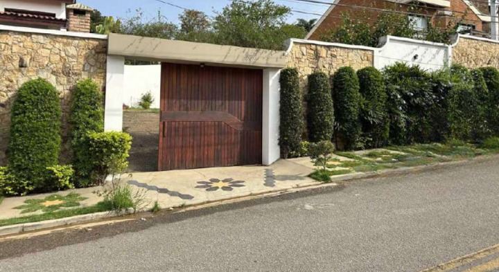 Terreno Residencial com 595m² - Jardim Eltonville