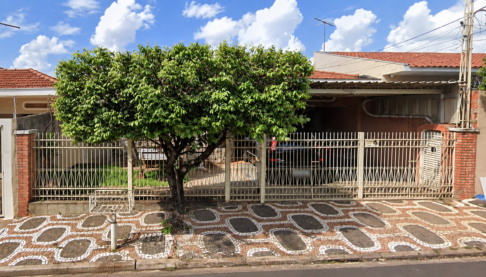 Casa com 240,00m² - Parque Industrial