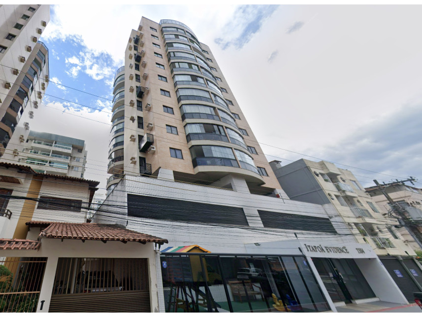 Apartamento à venda em leilão