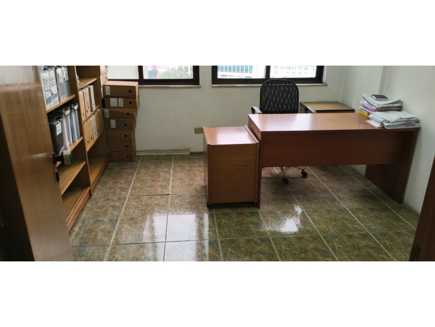 Conj. Comerciais à venda em leilão — foto 4