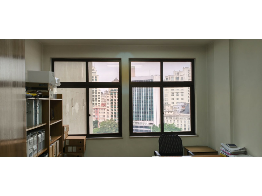 Conj. Comerciais à venda em leilão — foto 5