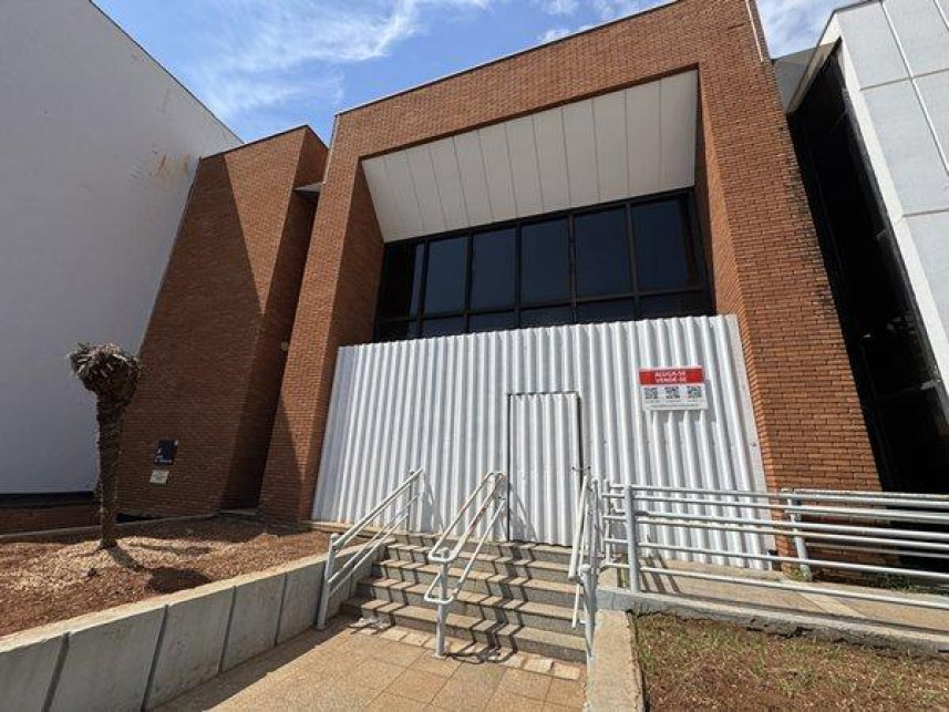 Prédio Comercial à venda em leilão — foto 2