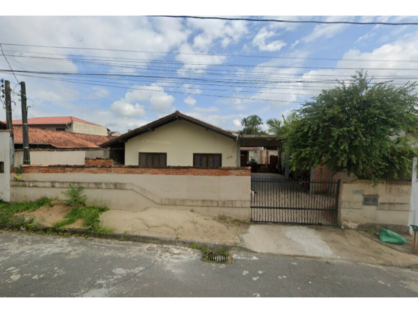 Casa à venda em leilão