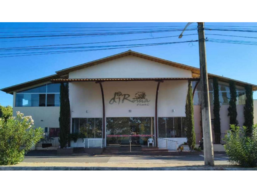 Outros à venda em leilão
