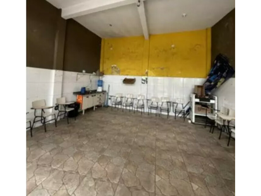 Residencial / Comercial à venda em leilão — foto 2