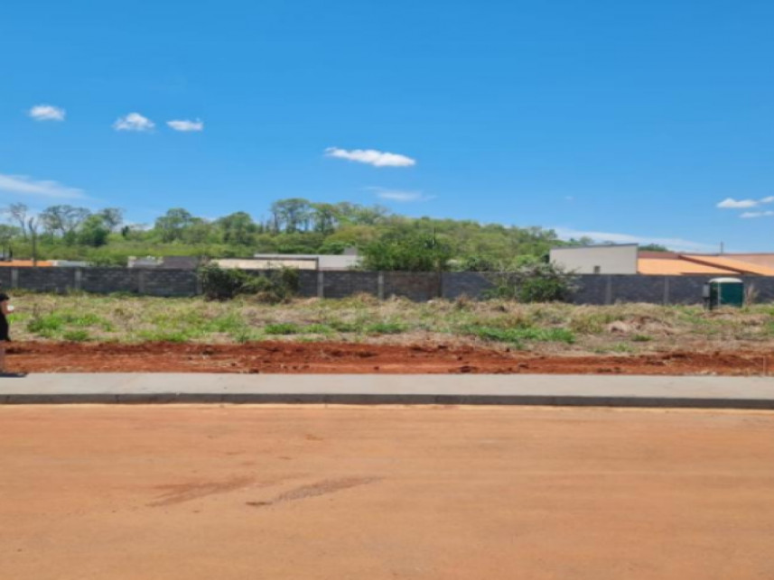Terreno à venda em leilão