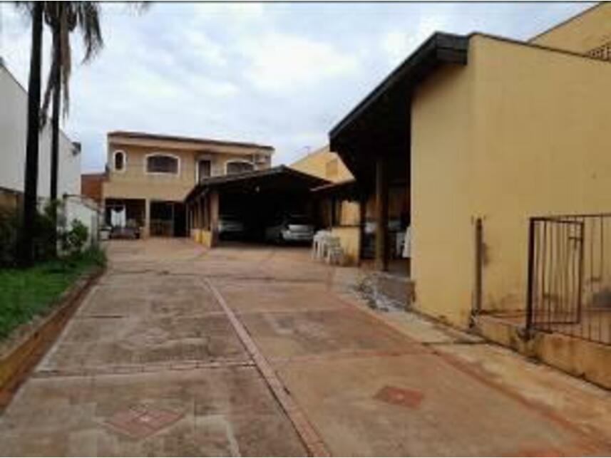 Sobrado à venda em leilão