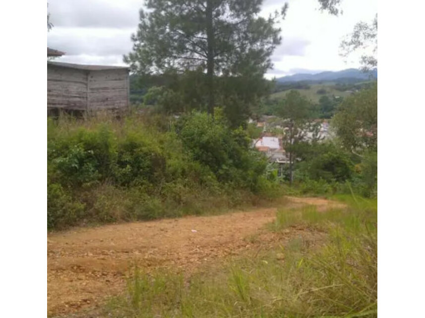 Terreno c/benfeitorias à venda em leilão — foto 2