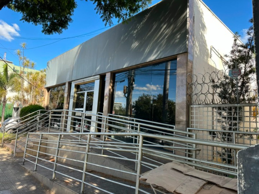Casa (Comercial) à venda em leilão — foto 2
