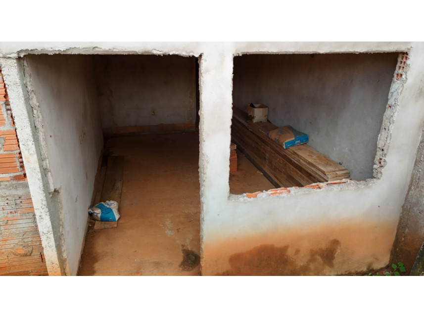 Terreno c/Benfeitorias à venda em leilão — foto 2